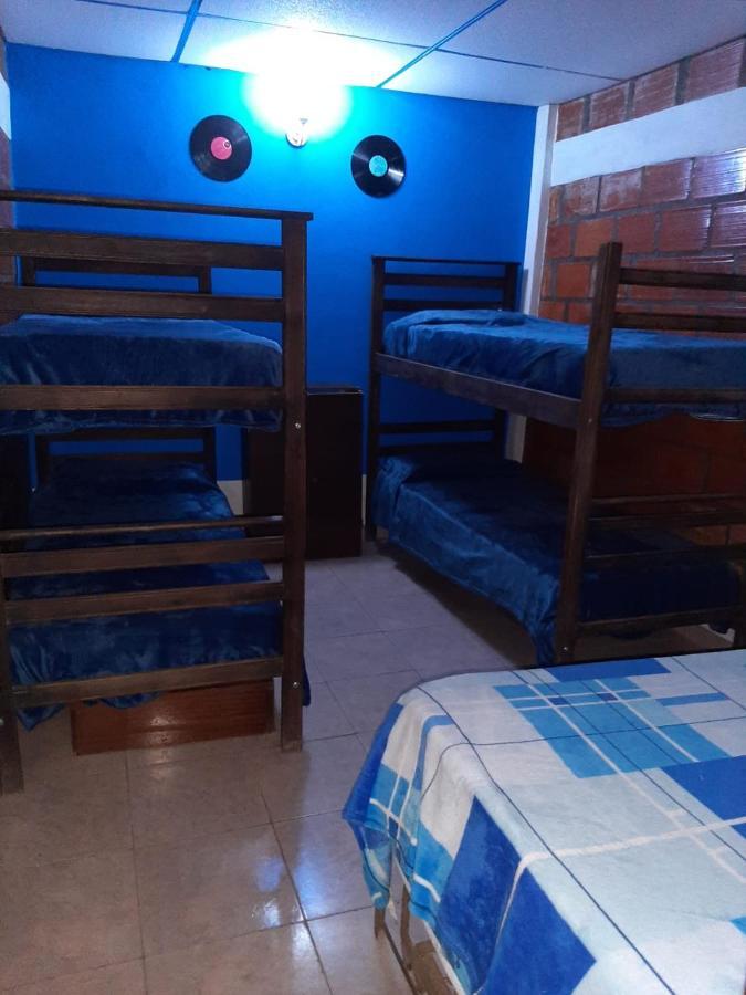 Plaza Hostel Sj 2 Салта Екстериор снимка