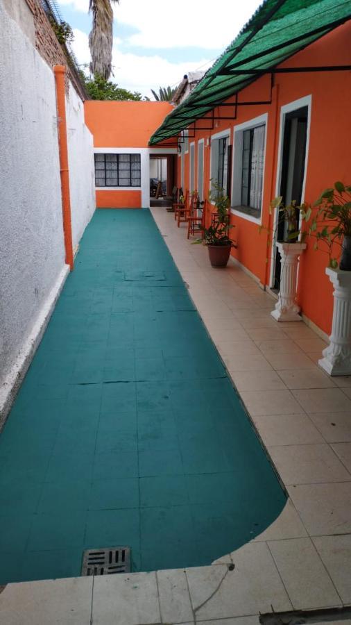 Plaza Hostel Sj 2 Салта Екстериор снимка