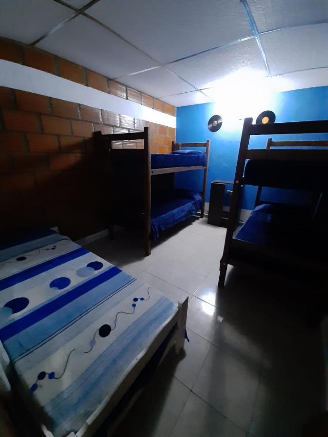 Plaza Hostel Sj 2 Салта Екстериор снимка