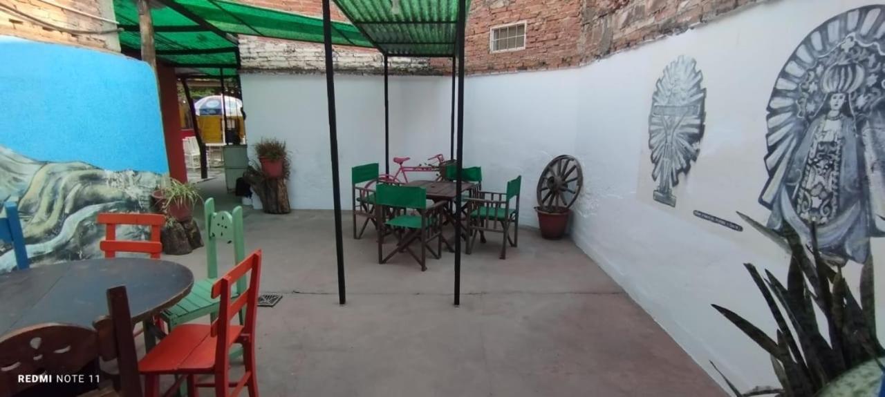 Plaza Hostel Sj 2 Салта Екстериор снимка