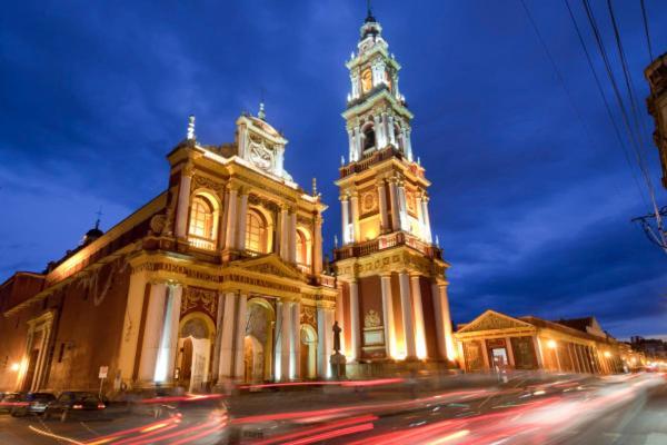 Plaza Hostel Sj 2 Салта Екстериор снимка