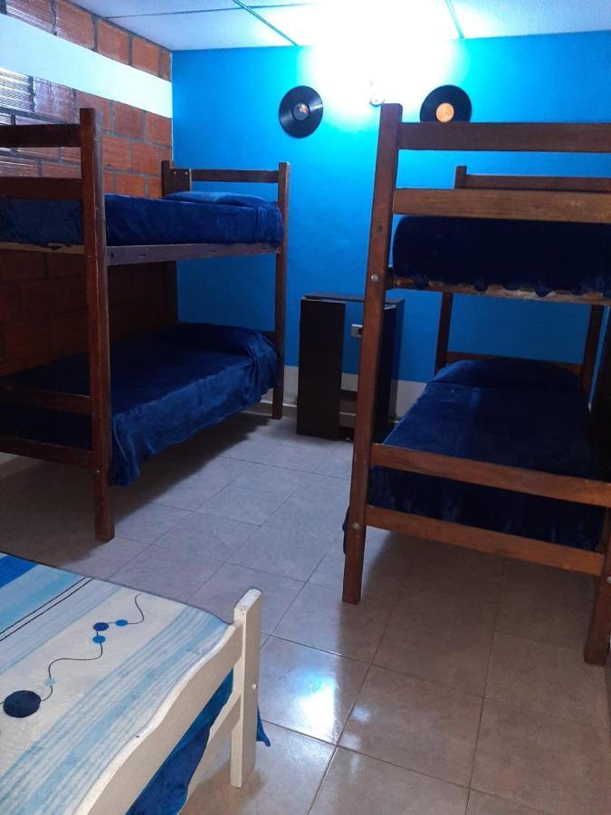 Plaza Hostel Sj 2 Салта Екстериор снимка